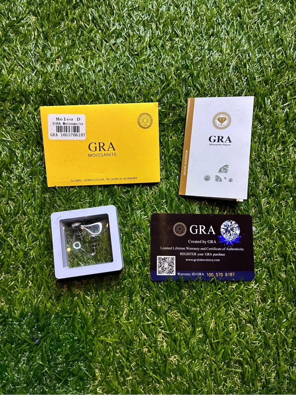GRA Moissanite Round Studs with Tester - White/Silver Sparkle